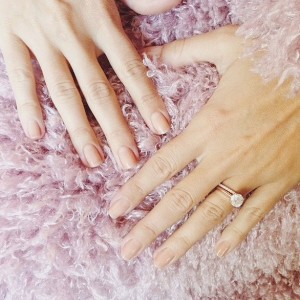 Lauren_Conrad_ring_in_different angle_2