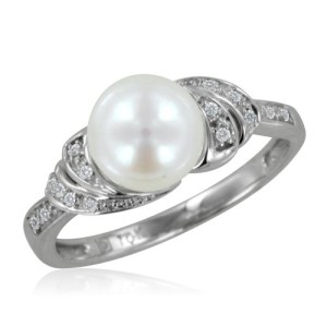 White-Gold-Pearl-and-Diamond-Engagement-Ring