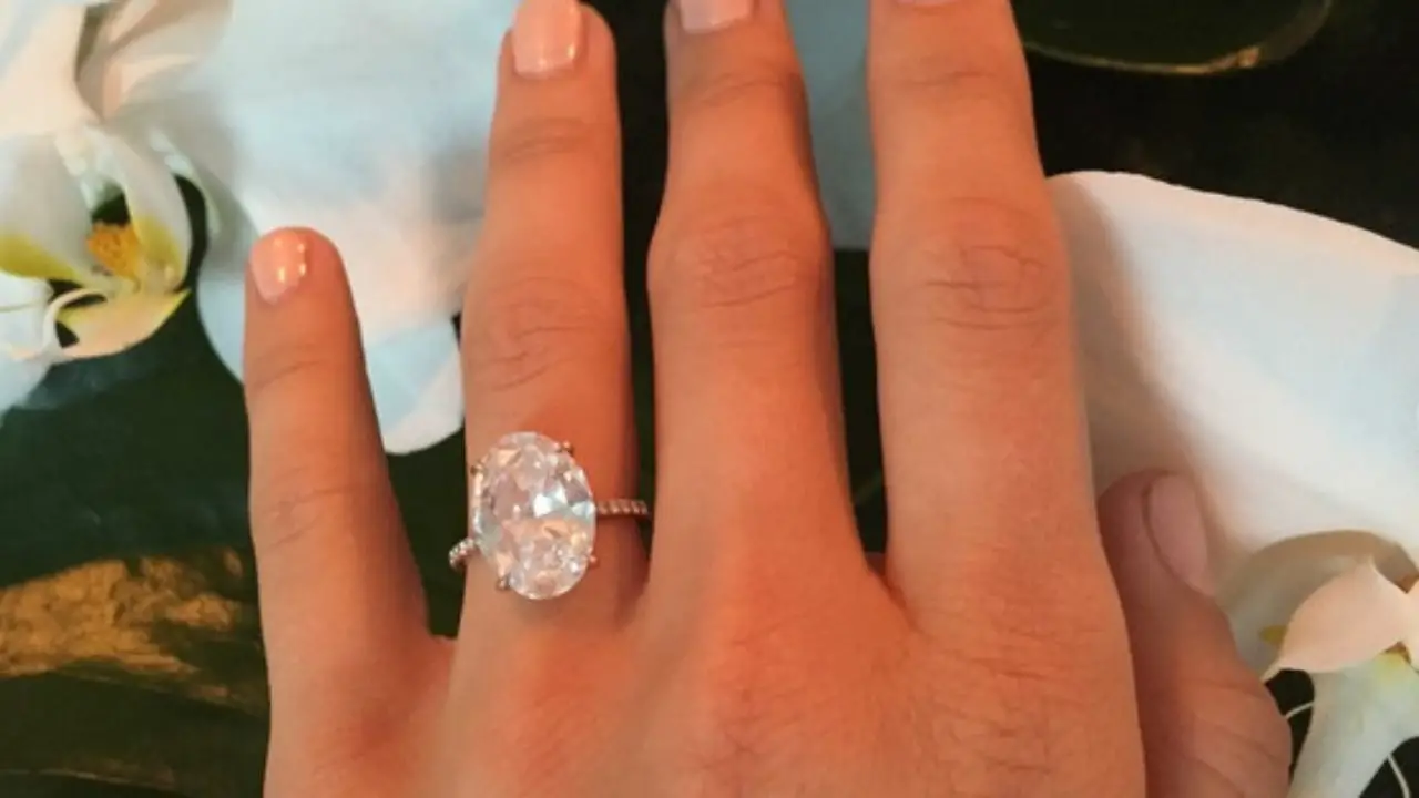 Julianne Hough S 7 Carat Oval Diamond Ring