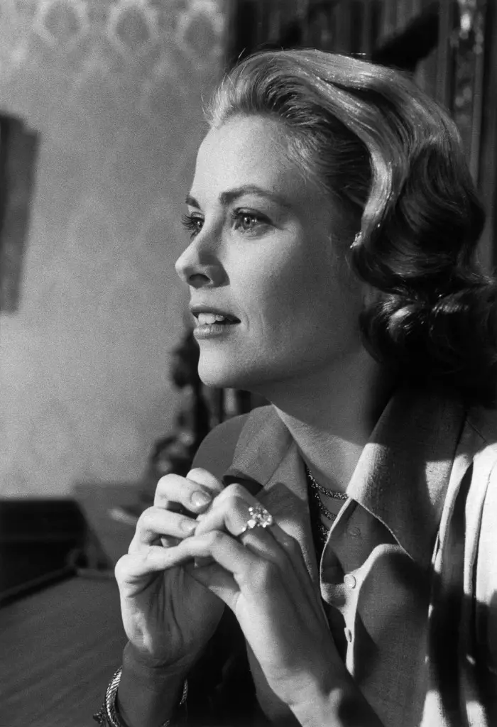 Grace-Kelly-emerald-cut-ring