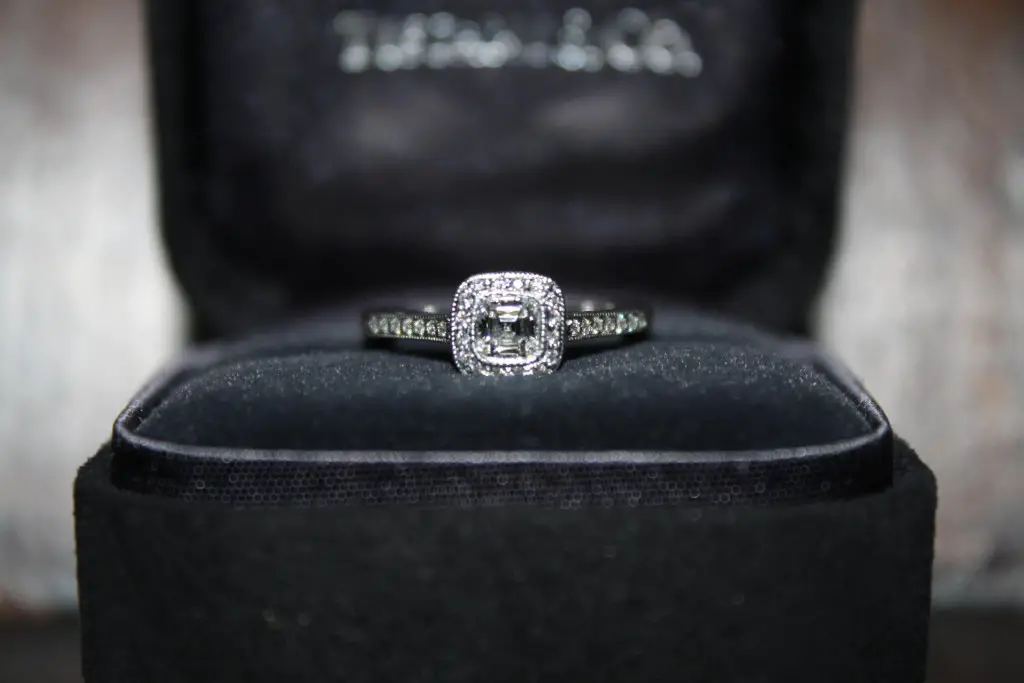 tiffany engagement ring box