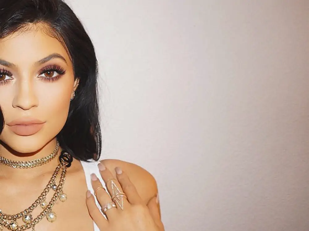 kylie-jenner-flaunting-engagement-ring-desperate-get-caitlyn-kris-attention-ftr