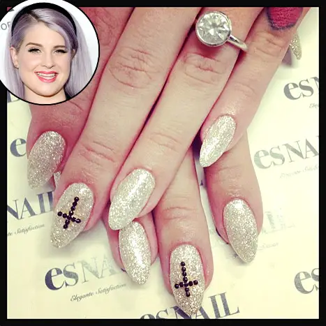 kelly-osbourne-pretty-diamond-engagement-ring