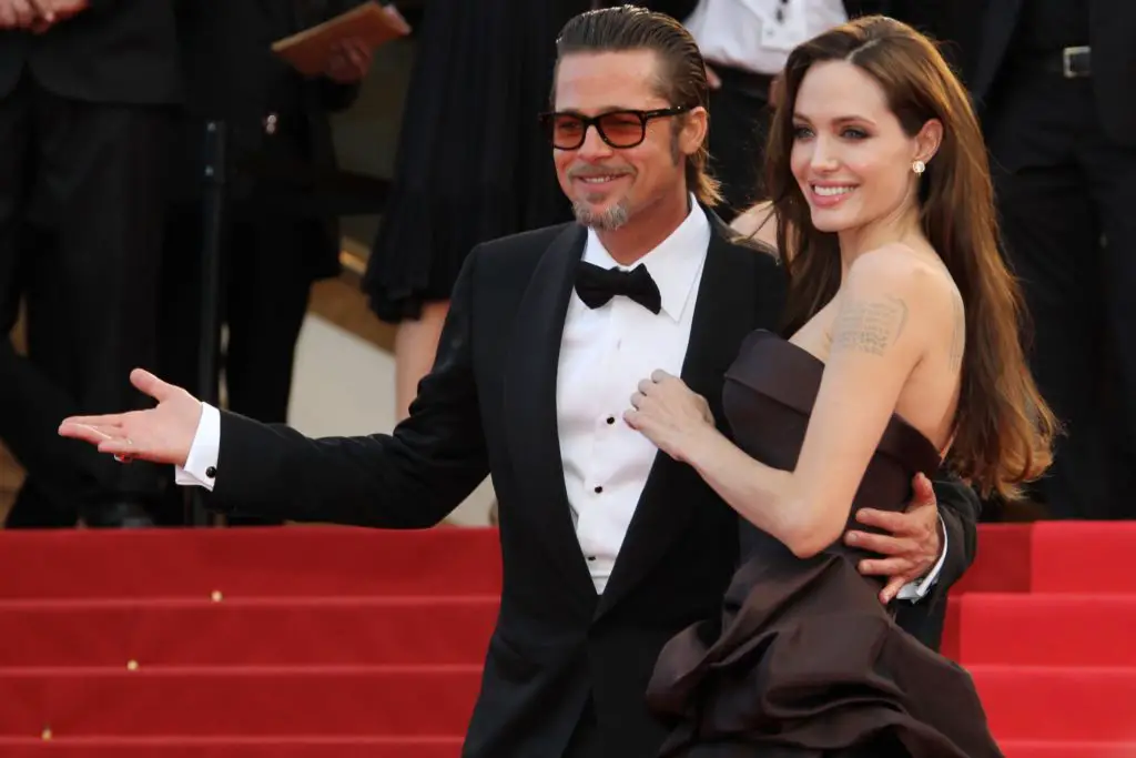 892529-bradpittandangelinajolie-1432628538