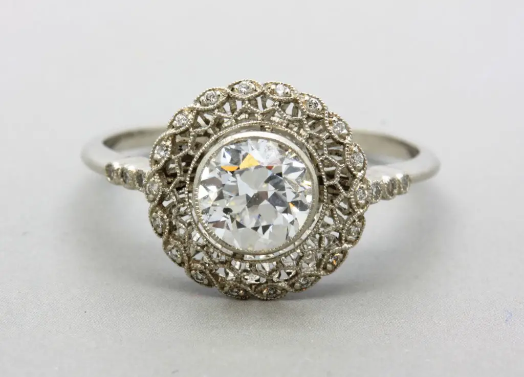 antique-engagement-rings-through-the-ages-weldons-of-dublin-2