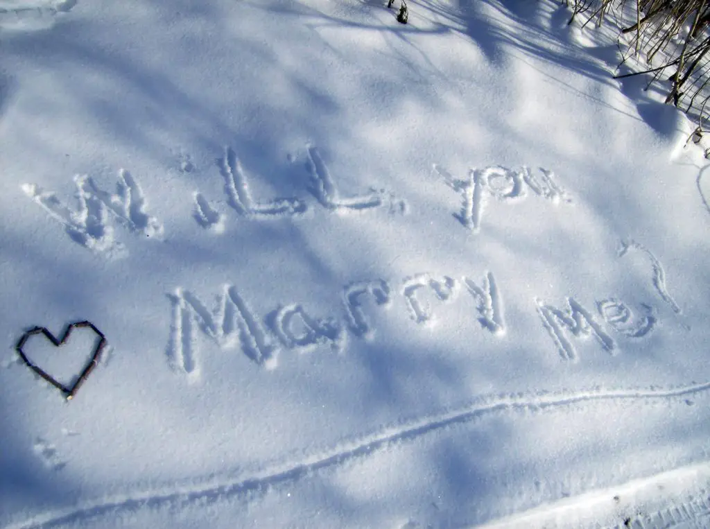snow-marriage-proposals