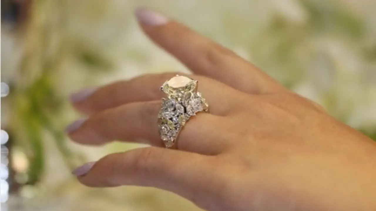 Myriam Fares Round Cut Diamond Ring