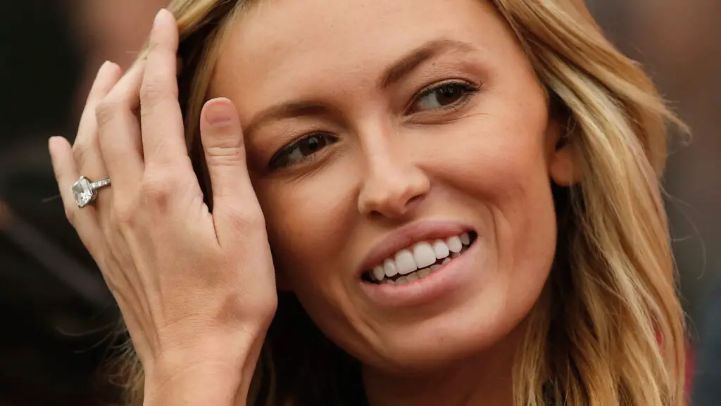 Paulina Gretzky's Engagement Ring
