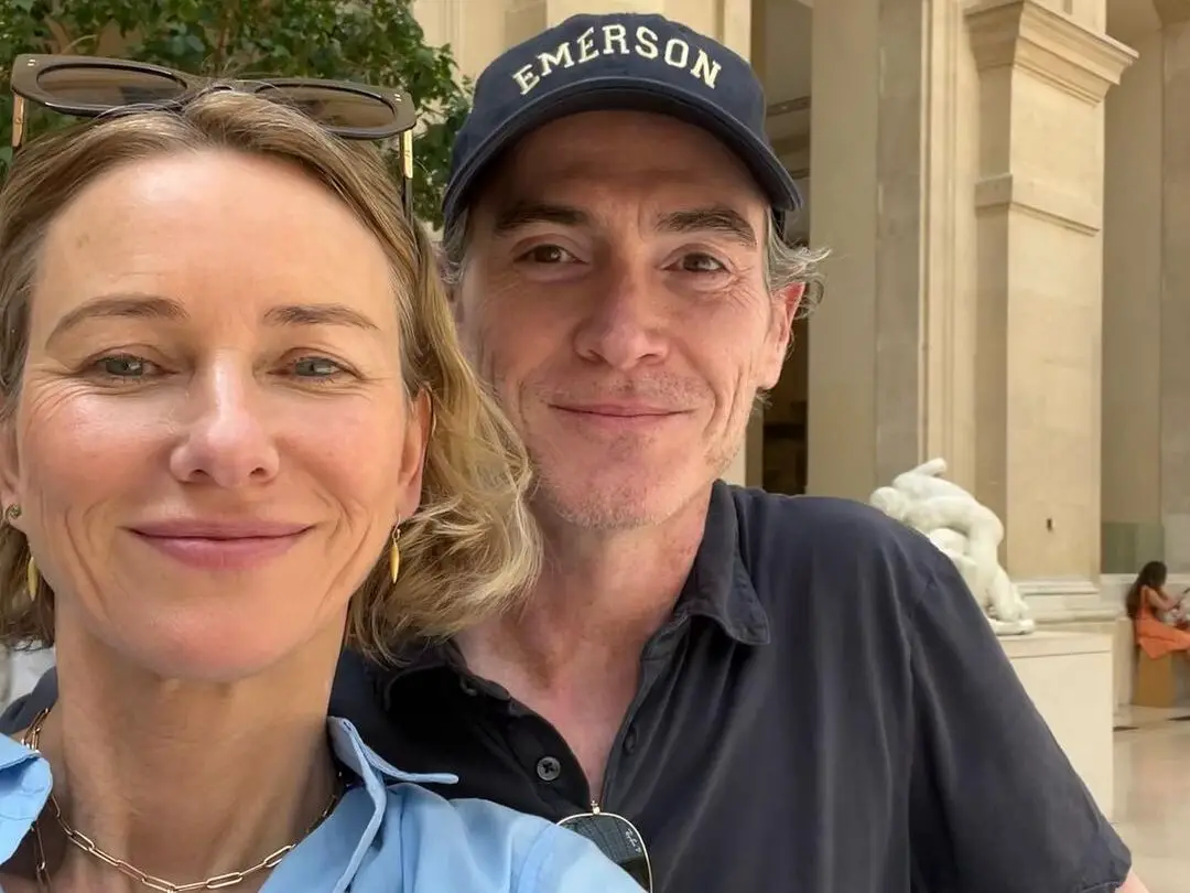 Is Naomi Watts engaged?