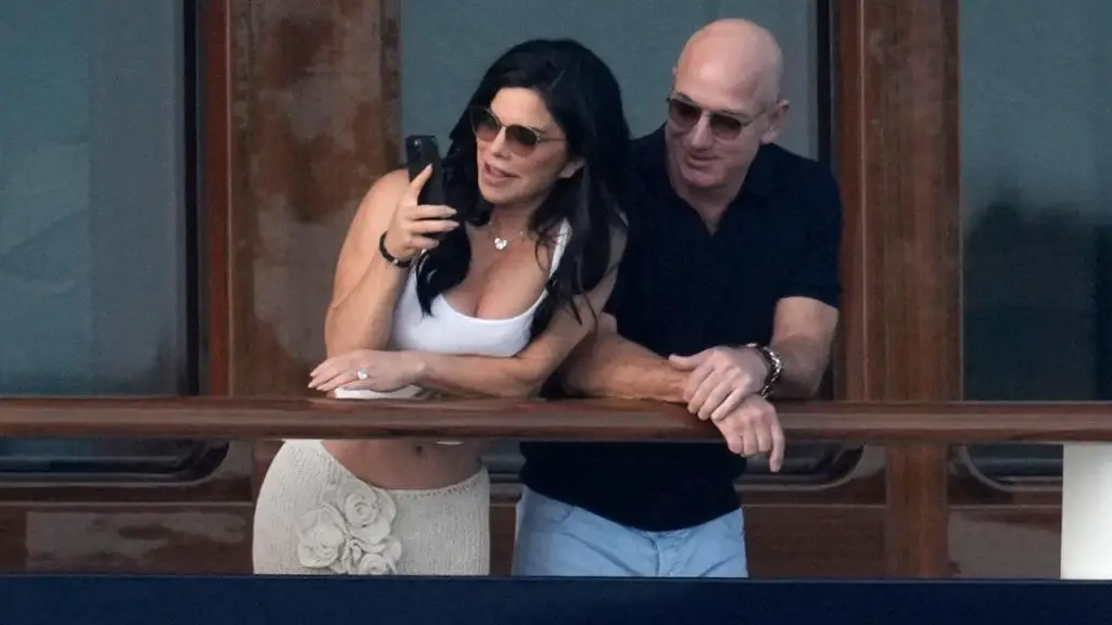 Lauren Sanchez's engagement ring