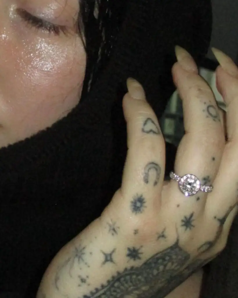 Noah Cyrus engagement ring