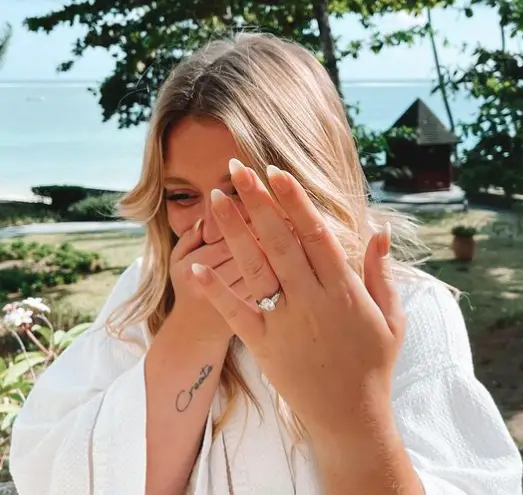 Ella henderson's engagement ring