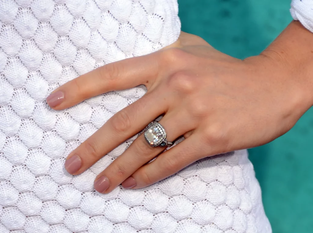 Jessica Biel engagement ring
